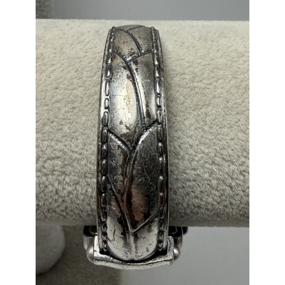 Chico's CH-201 Ladies Cuff Watch New Battery 25MM 6